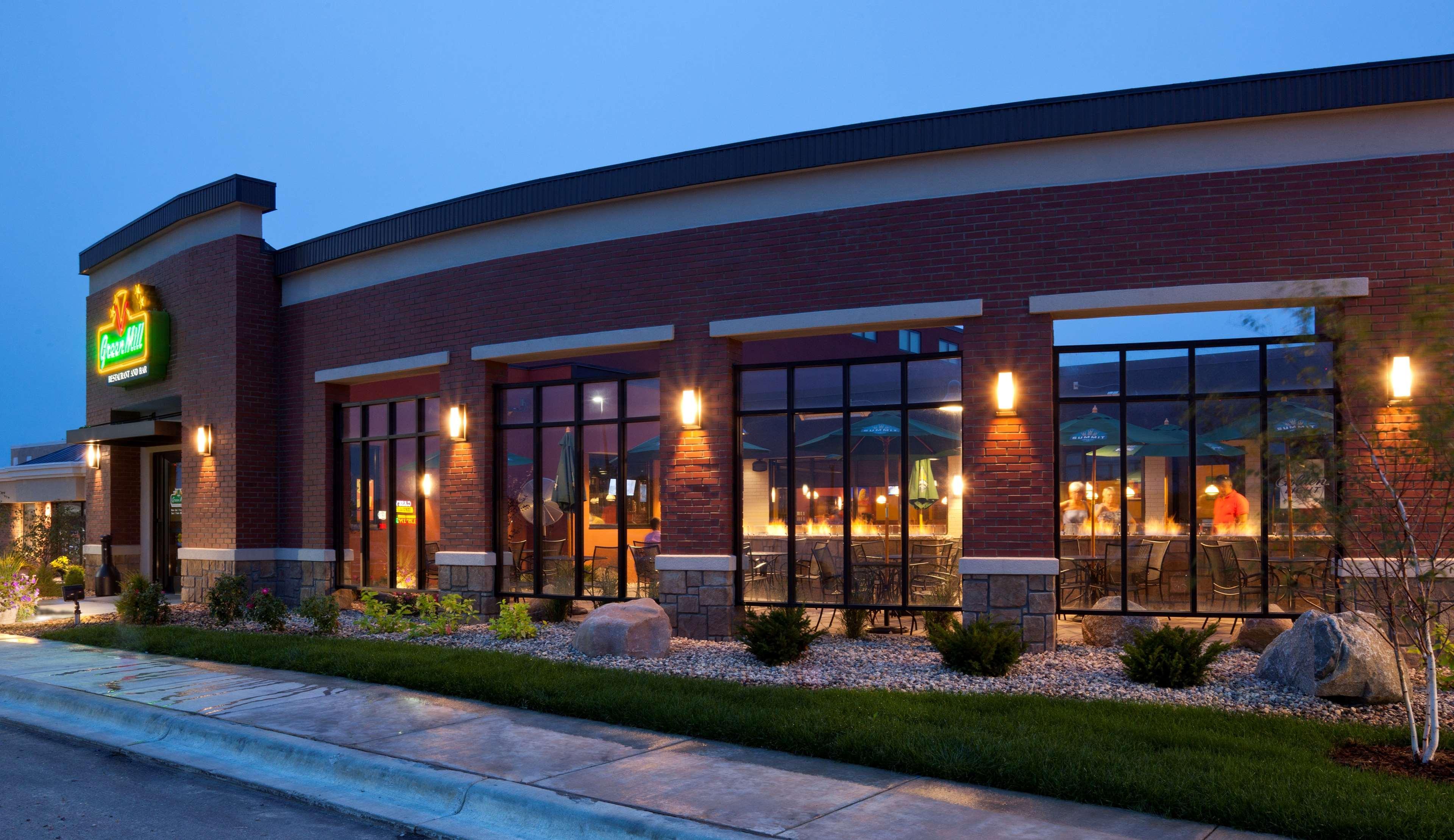 Best Western Plus Willmar Екстериор снимка