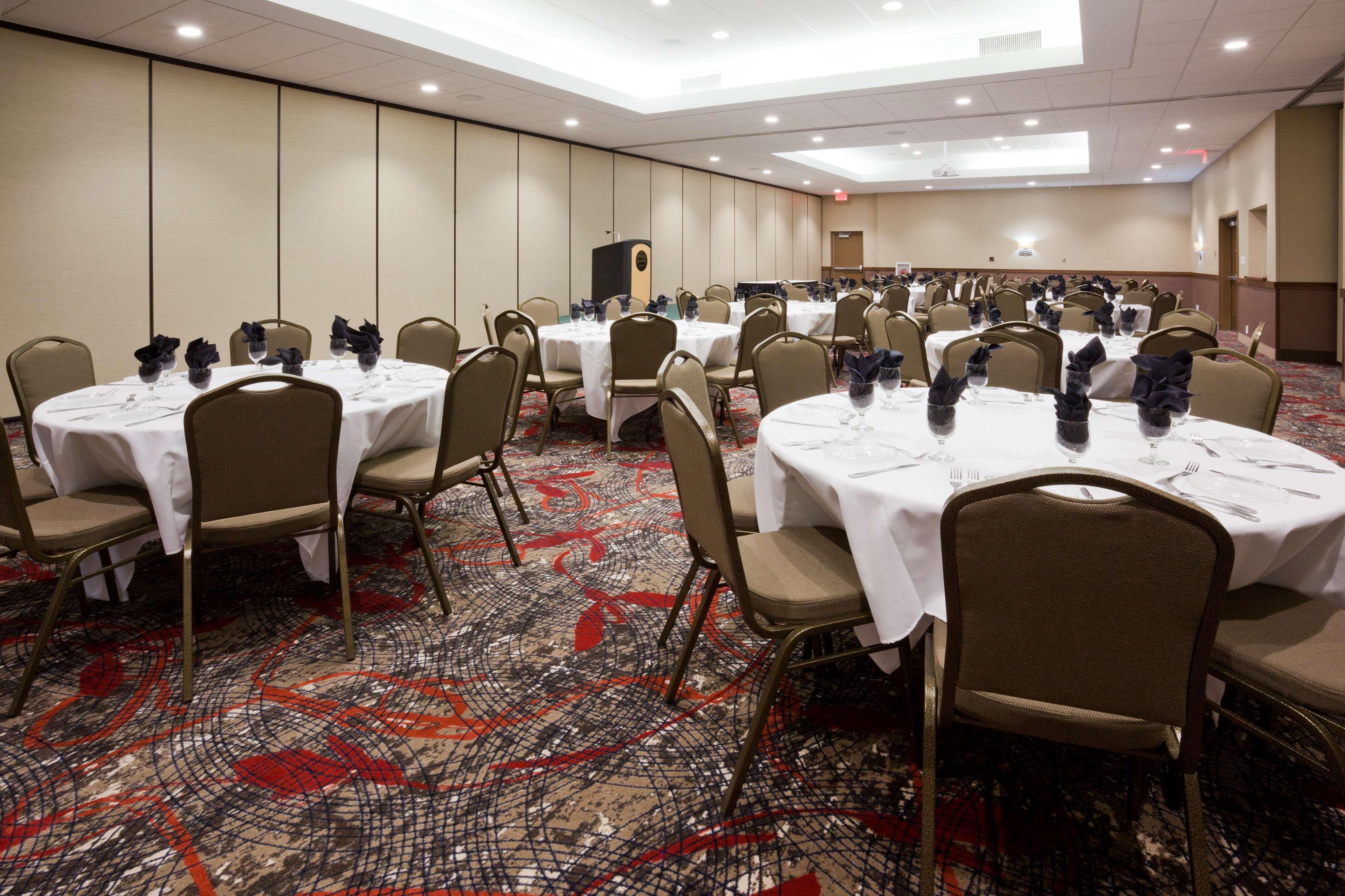 Best Western Plus Willmar Екстериор снимка