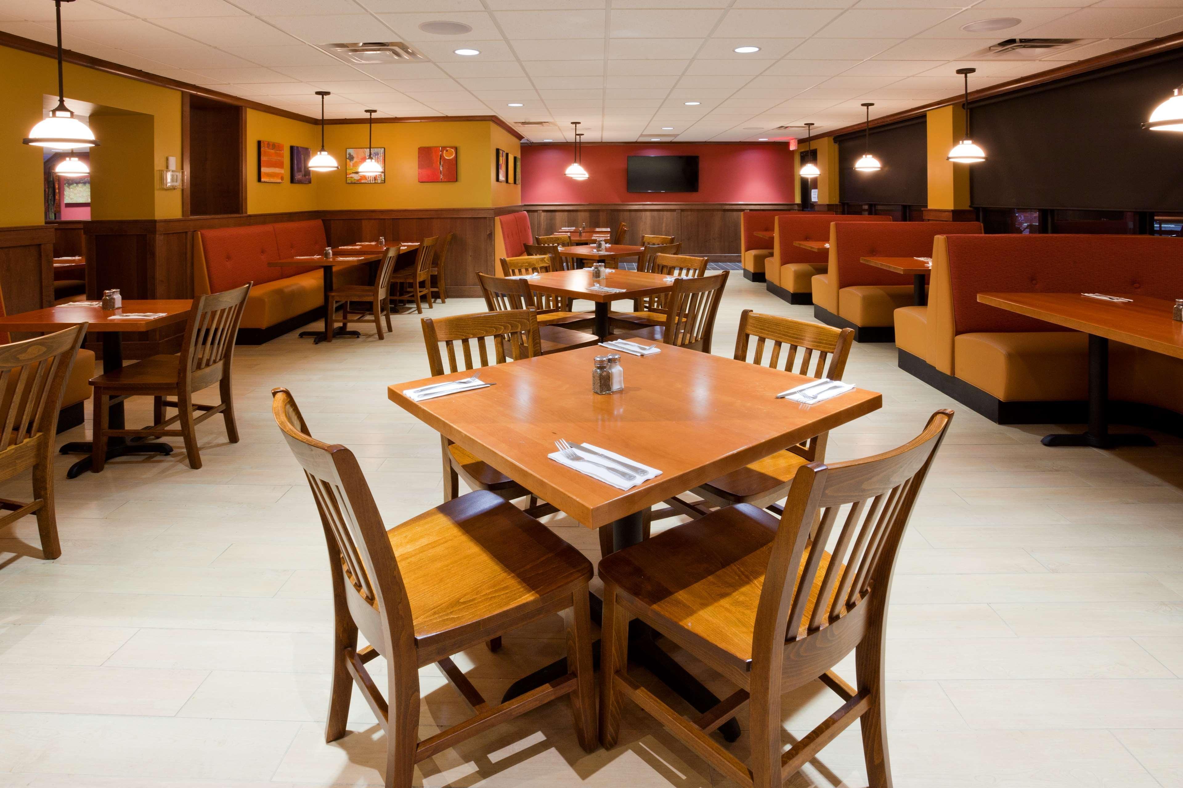 Best Western Plus Willmar Екстериор снимка